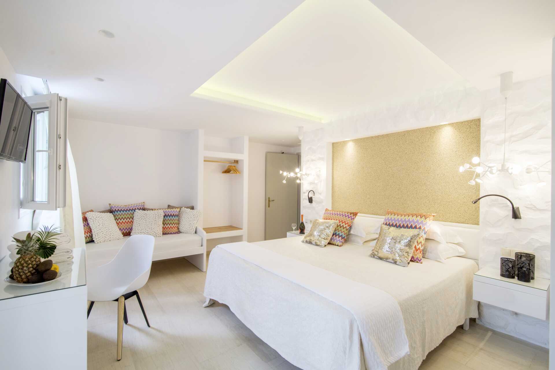 1-værelses lejlighed i nedsænket stueplan på hotel Spiros i Naxos by.