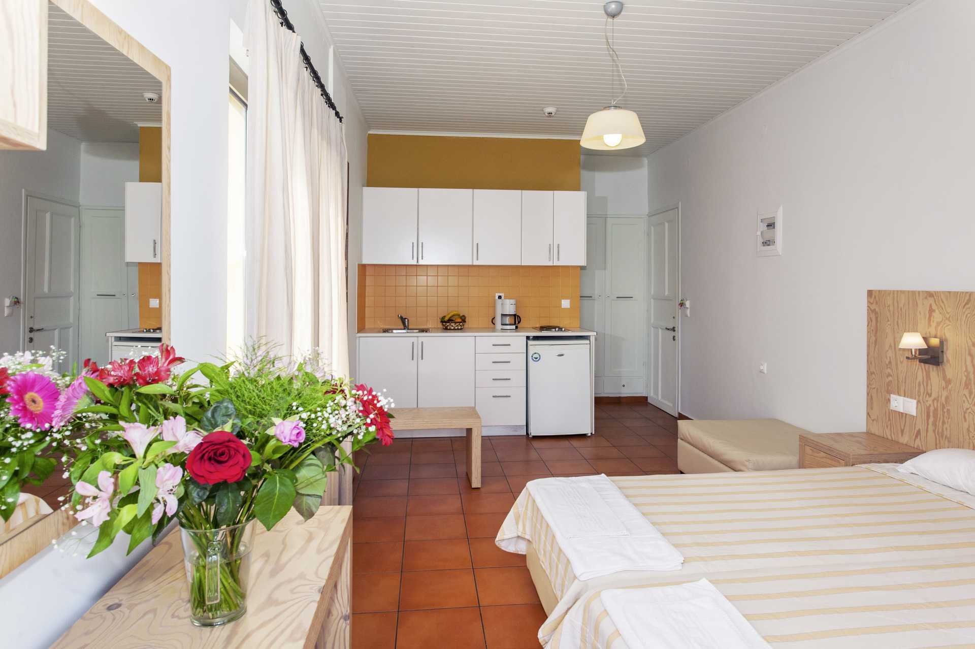 1-værelses lejligheder på hotel Faros i Kato Stalos, Kreta.