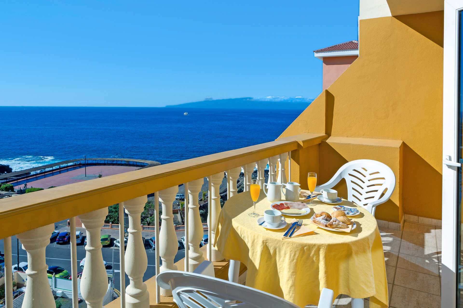 2-værelses lejlighed på hotel Dragos del Sur i Los Gigantes på Tenerife.