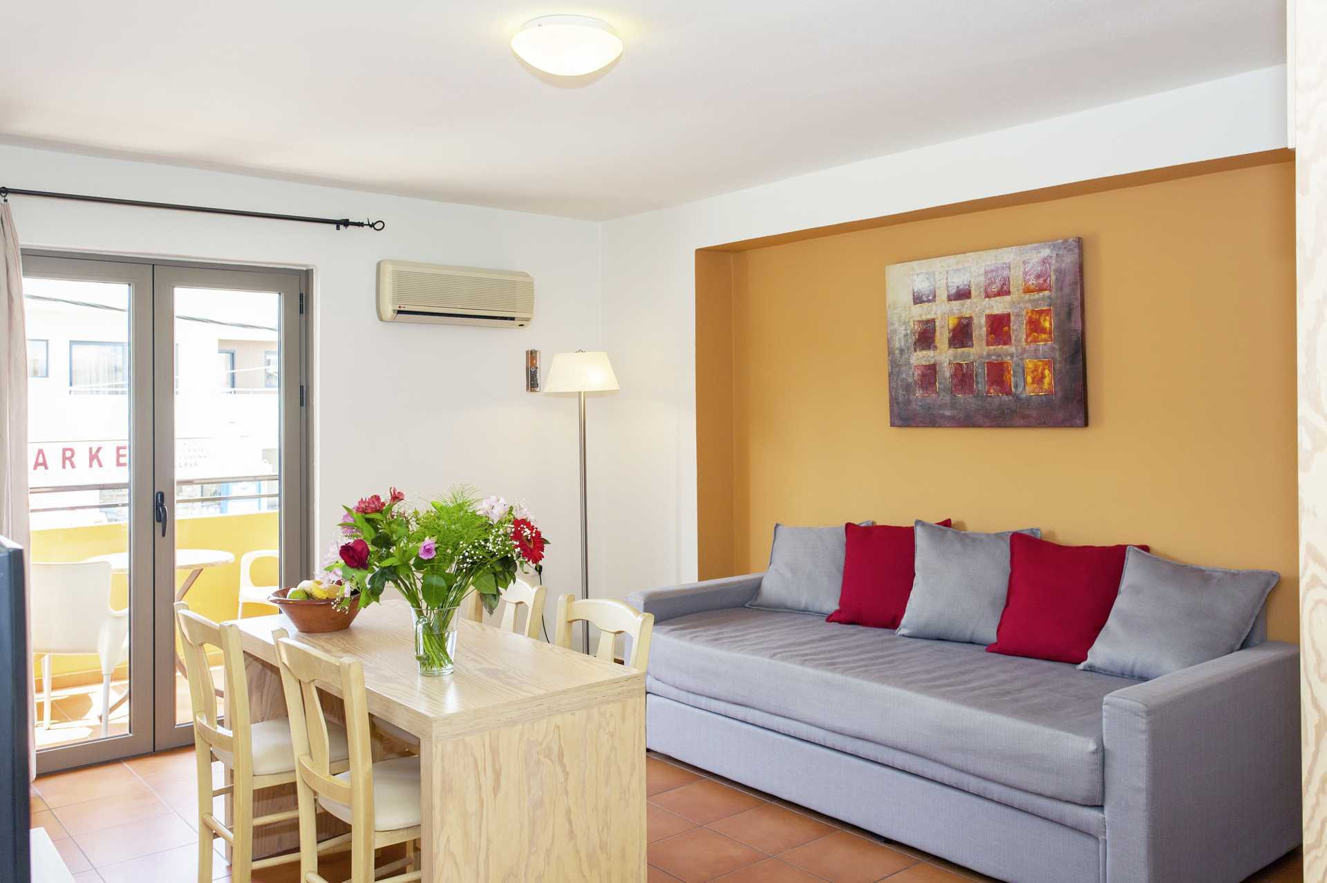 2-værelses lejlighed på hotel Faros i Kato Stalos, Kreta