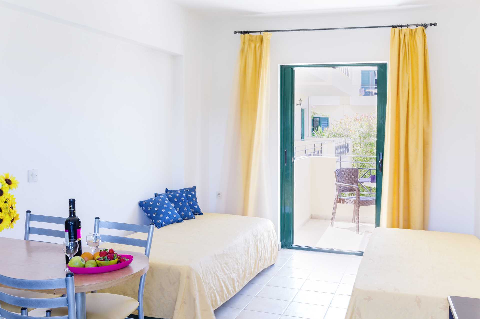 2-værelses lejlighed på Hotel Likithos Village på Korfu, Grækenland.