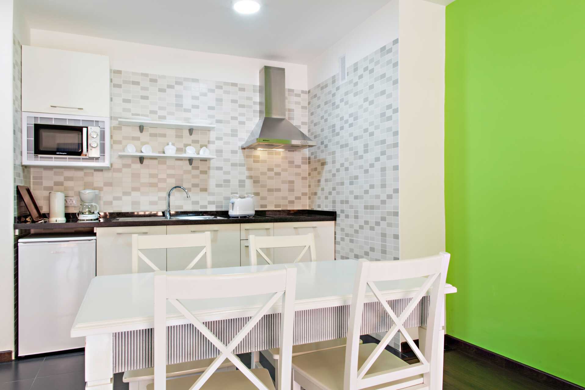 2-værelses lejlighed på Hotel Los Alisios i Los Cristianos, Tenerife.