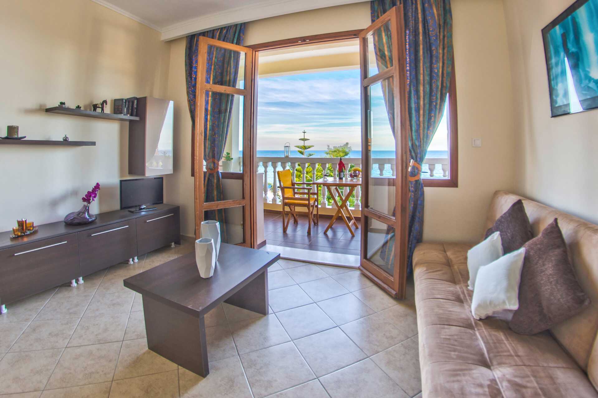 2-værelses lejlighed på Hotel Loukas on the Waves i Tragaki, Zakynthos.