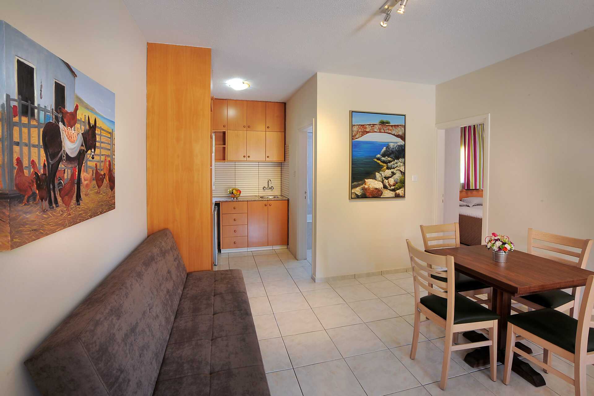 2-værelses lejlighed på Hotel Nelia Garden, Ayia Napa, Cypern.