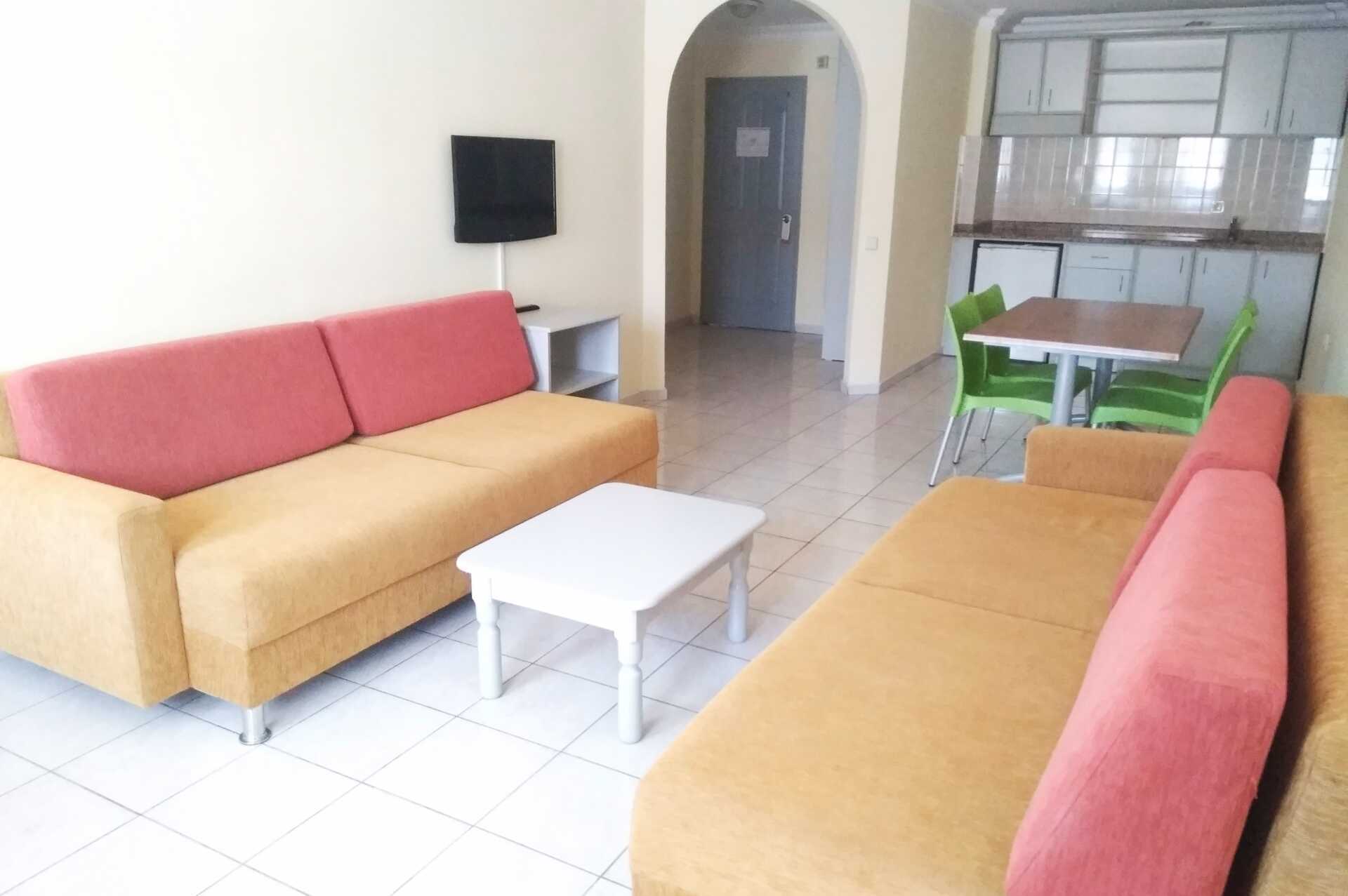 2-værelses lejlighed på Hotel Sailor i Alanya, Tyrkiet.