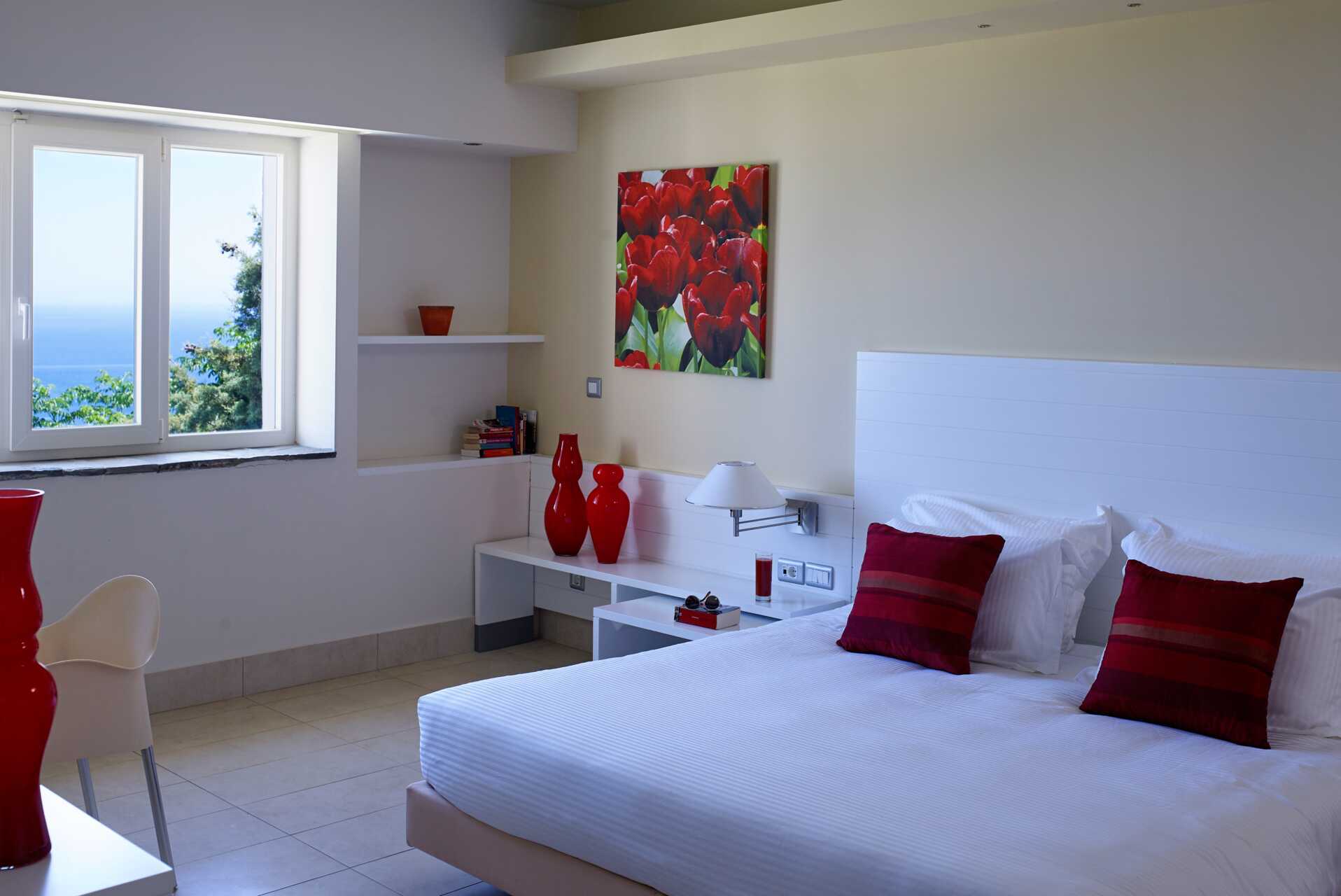 2-værelses suite med delt pool på Hotel Esperos Blue Village and Spa, Rhodos.