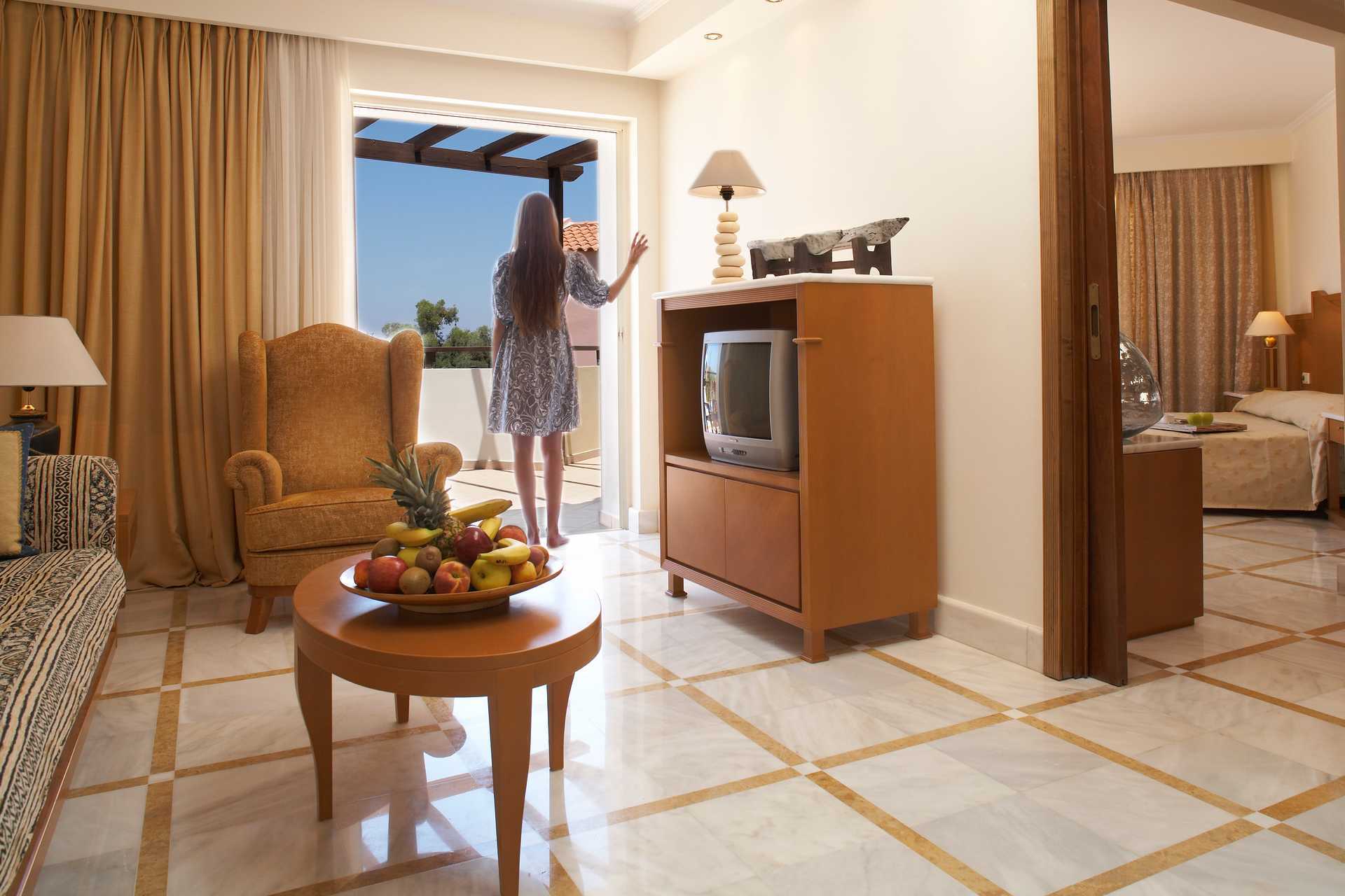 2-værelses suite på Hotel Pilot Beach på Kreta, Grækenland.