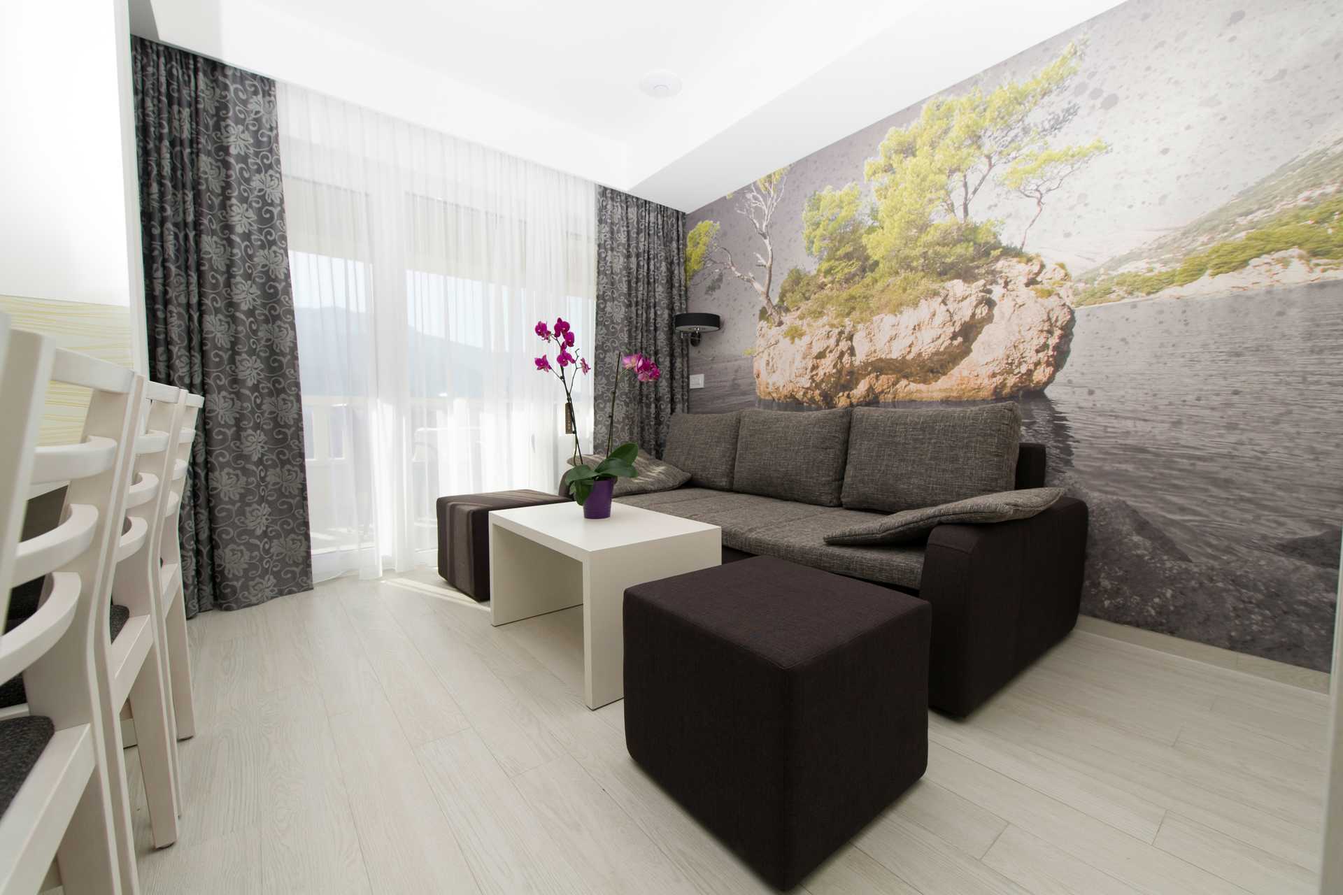 3-værelses superior lejlighed på hotel Tamaris på Makarska Riviera, Kroatien.