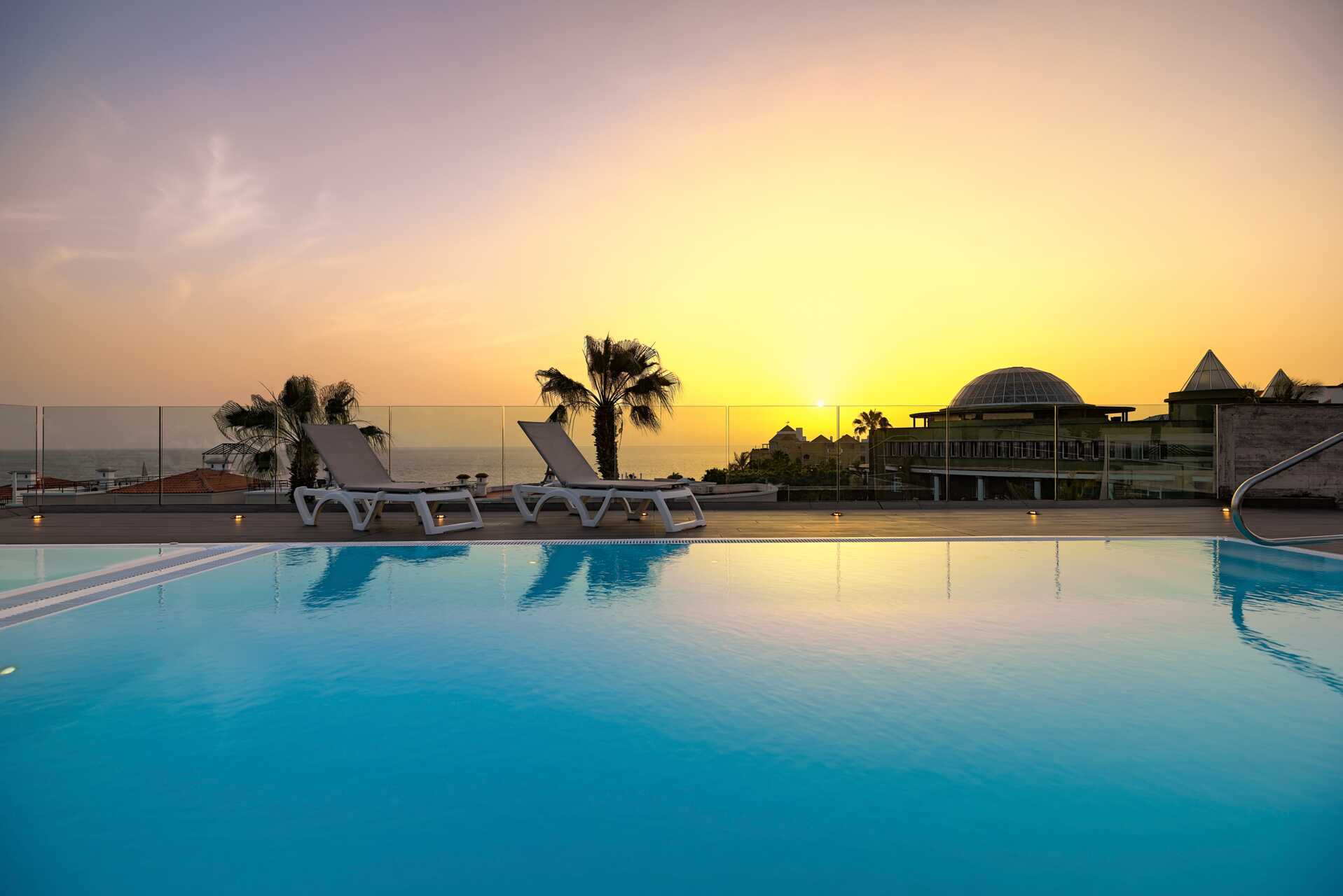 Poolområde på Hotel Adrian Colon Guanahani på Tenerife, De Kanariske Øer.