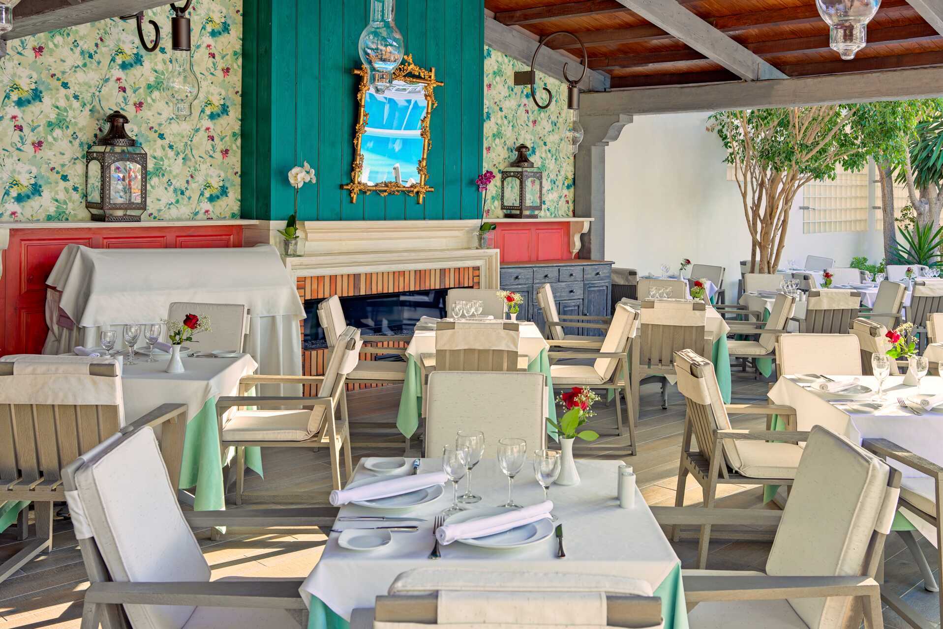 Poolbar på Hotel Adrian Colon Guanahani på Tenerife, De Kanariske Øer.