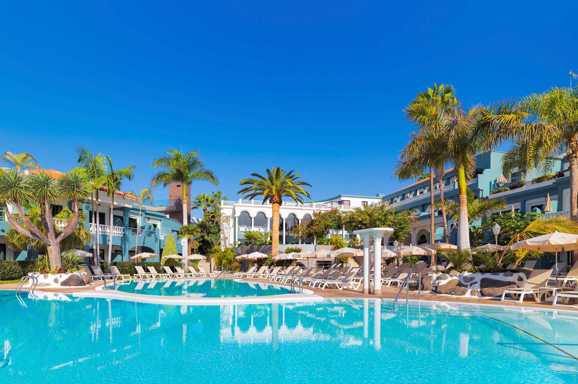 Poolområde på Hotel Adrian Colon Guanahani på Tenerife, De Kanariske Øer.