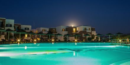 Pool på Hotel Aegean Land på Naxos i Grækenland.