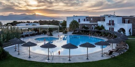 Pool på Hotel Aegean Land på Naxos i Grækenland.