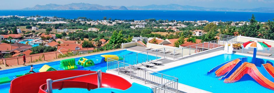 Poolområde på Hotel Aegean View Aqua Resort på Kos, Grækenland.