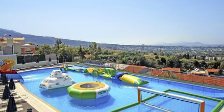 Poolområde på Hotel Aegean View Aqua Resort på Kos, Grækenland.