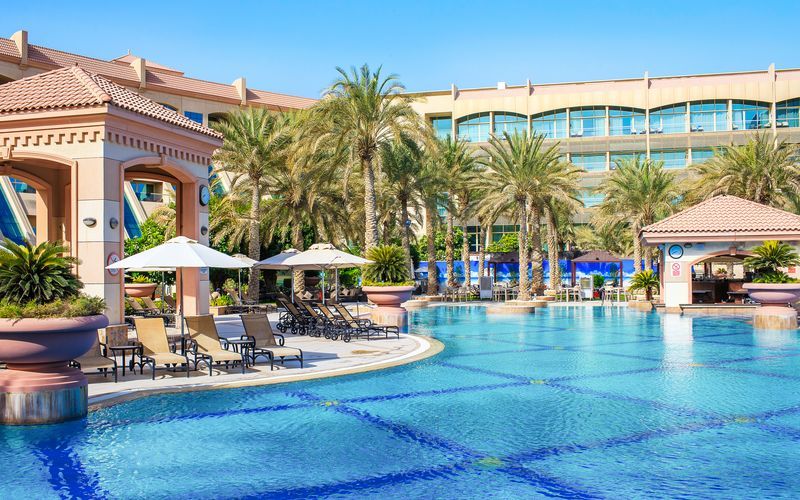 Poolområdet på hotel Al Raha Beach i Abu Dhabi, De Forenede Arabiske Emirater.