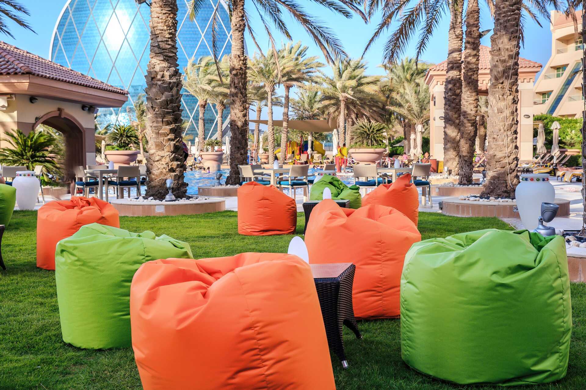 Poolområdet ved hotel Al Raha Beach i Abu Dhabi, De Forenede Arabiske Emirater.