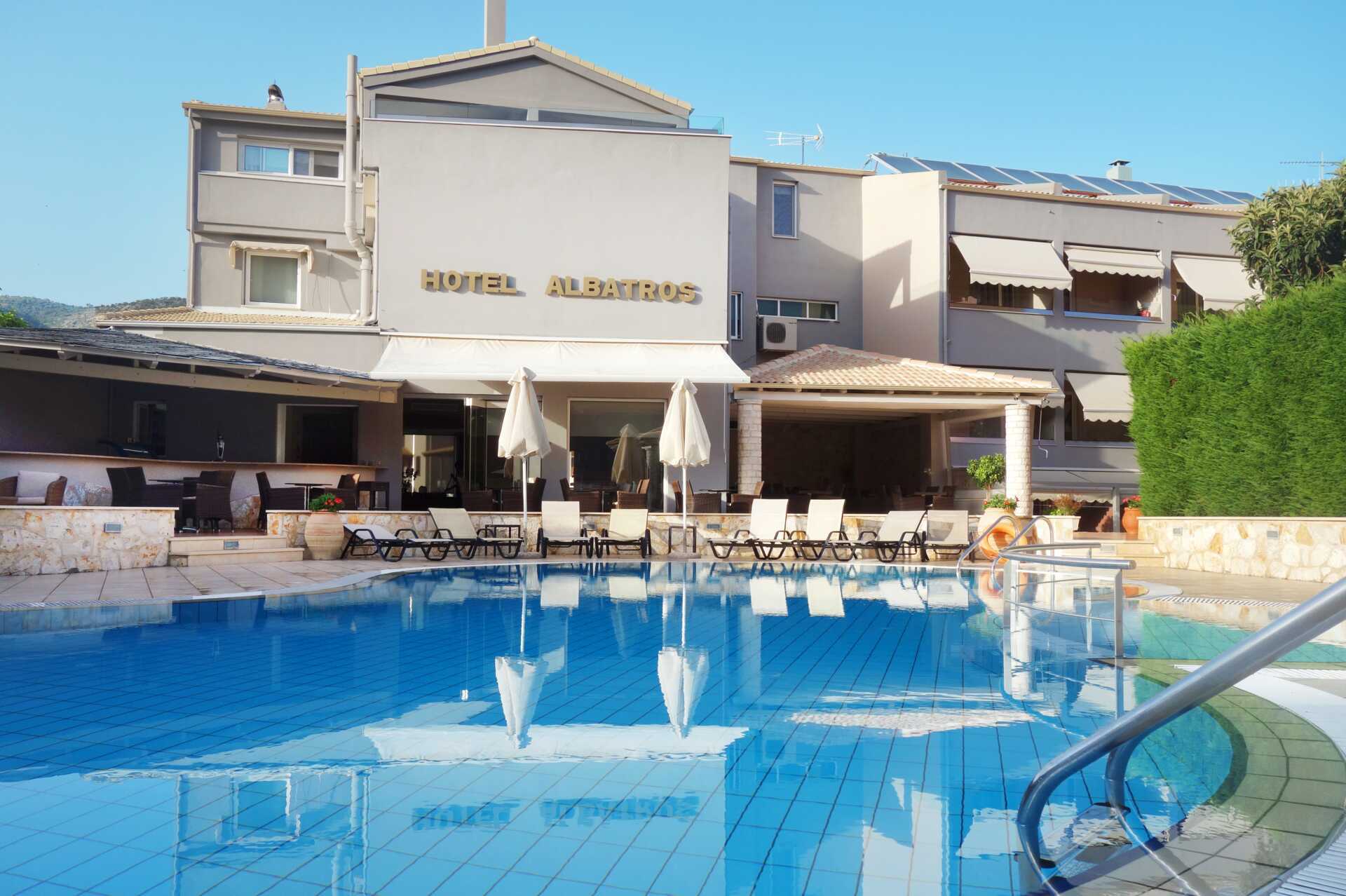 Poolområde på Albatros i Sivota, Grækenland