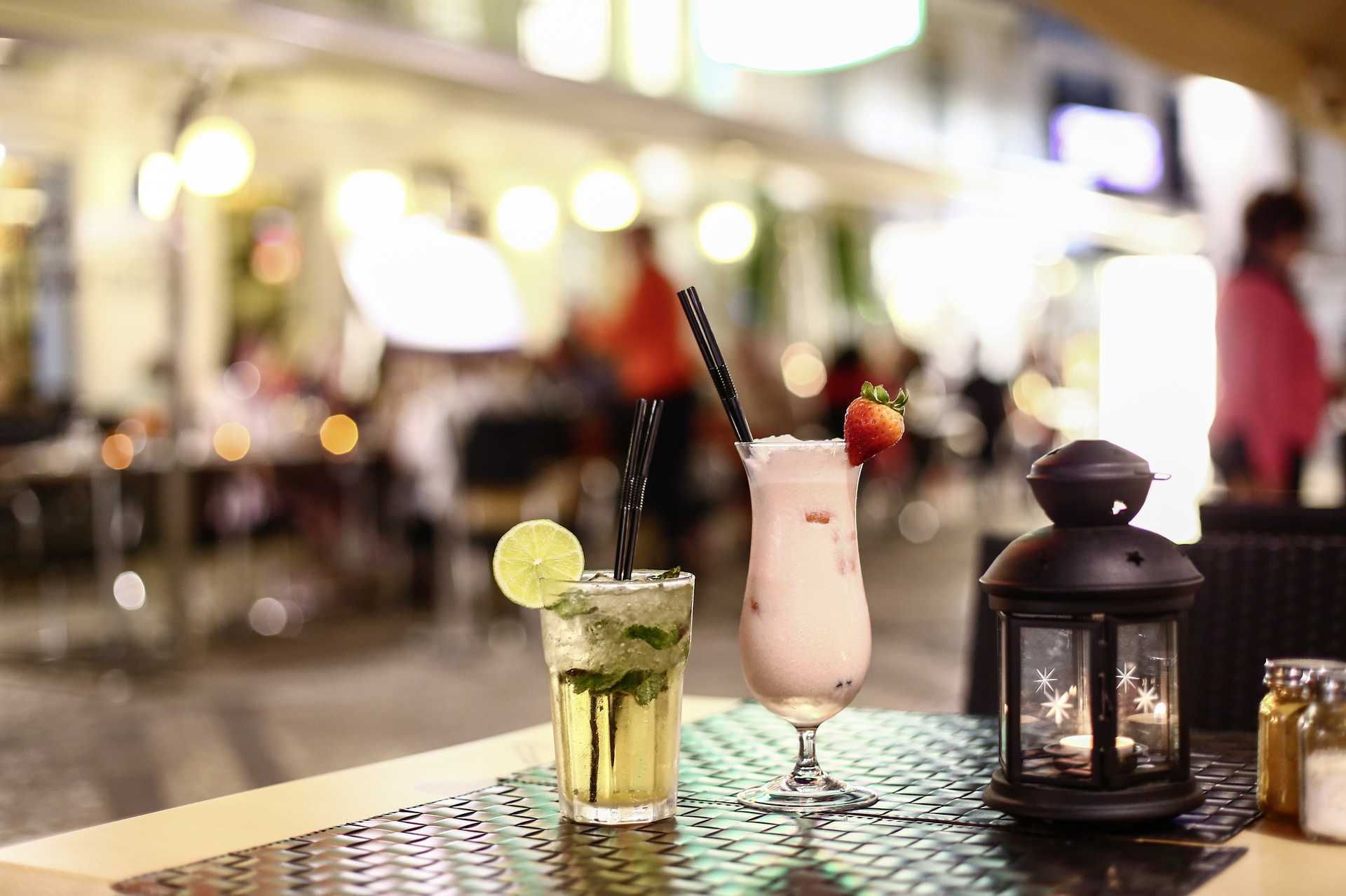 Aftenlivet i Albufeira på Algarvekysten, Portugal.