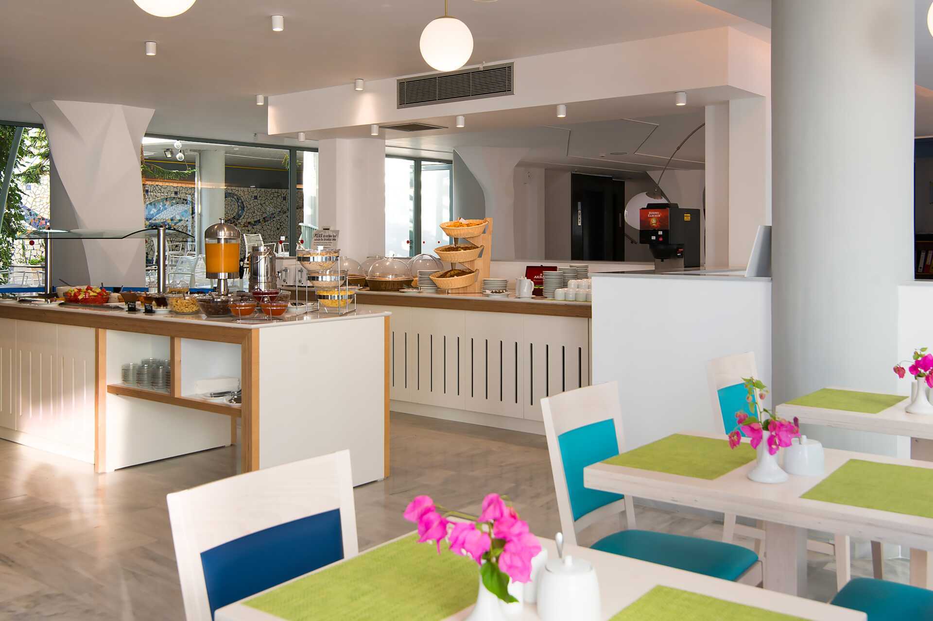 Morgenmadsrestaurant på Alia Beach i Hersonissos, Kreta.