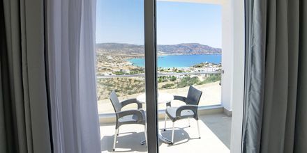 Deluxe-værelser på Hotel Amopi Bay på Karpathos, Grækenland.