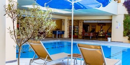 Poolområde på hotel Anais Summerstar i Agii Apostoli, Kreta, Grækenland