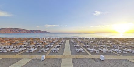 Stranden ved Hotel Anemos Luxury Grand Resort i Georgiopolis på Kreta, Grækenland.