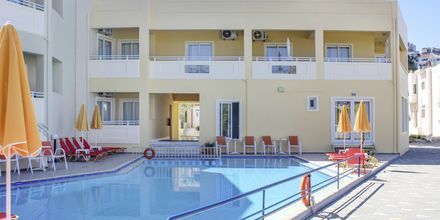 Poolområde på Hotel Anthimos i Platanias på Kreta, Grækenland