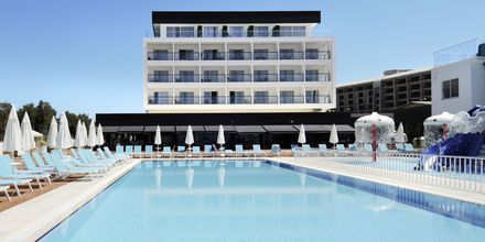 Poolområde på Hotel Gold Island i Alanya, Tyrkiet.