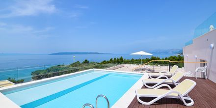 2-værelses lejlighed med delt pool på Hotel Apollo Mondo Family Romana i Kroatien.