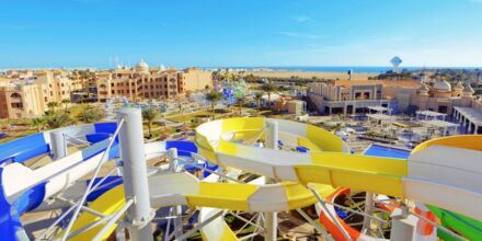 Vandrutsjebaner på det nærliggende Albatros Aqua Park i Hurghada, Egypten.