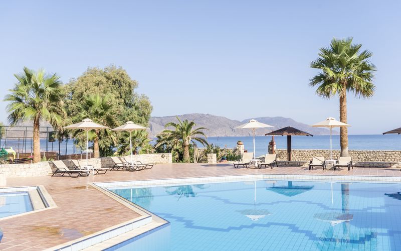 Poolområdet på Hotel Aquamar på Kreta, Grækenland.