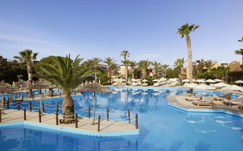 Poolområde på Hotel Aquila Rithymna Beach på Kreta, Grækenland