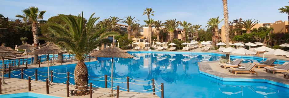 Poolområde på Hotel Aquila Rithymna Beach på Kreta, Grækenland