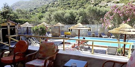 Poolområdet på hotel Athina i Pythagorion på Samos, Grækenland.