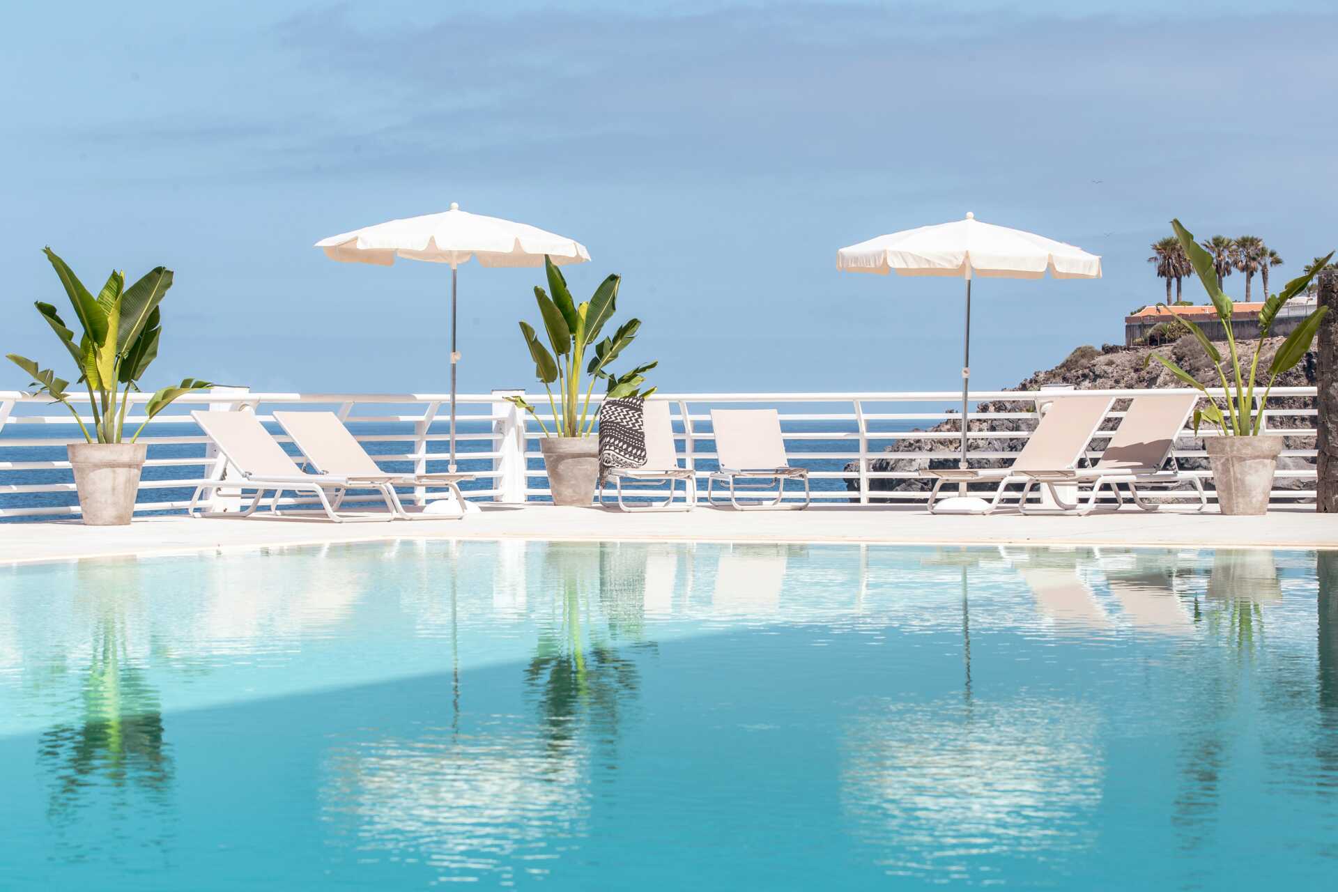 Poolområde på hotel Atlantic Holiday, Tenerife.