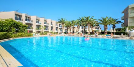 Poolområde på Hotel Atrion på Kreta.