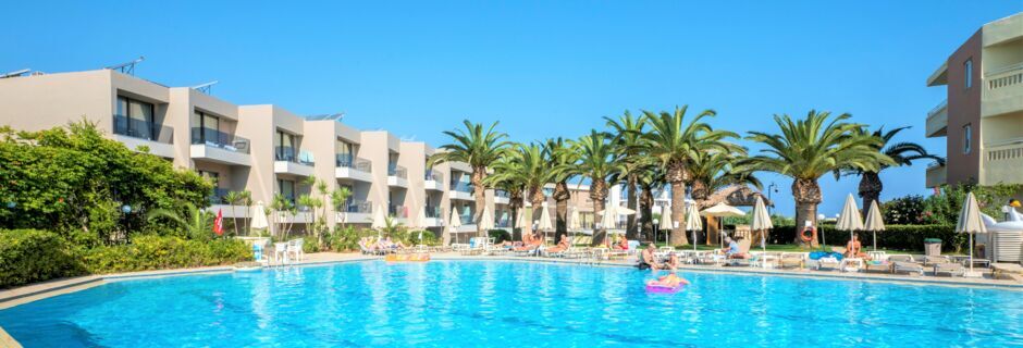 Poolområde på Hotel Atrion på Kreta.