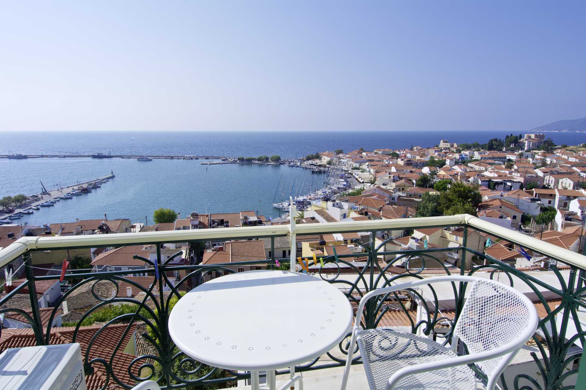 Balkon på hotel Panorama på Samos, Grækenland.