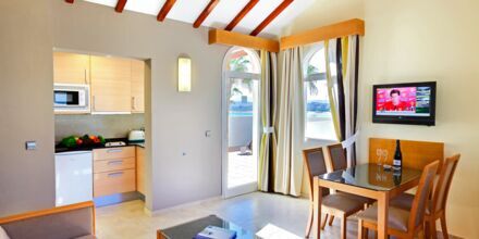 2-værelses lejlighed på Hotel Barcelo Castillo Beach Resort på Fuerteventura, De Kanariske Øer, Spanien.
