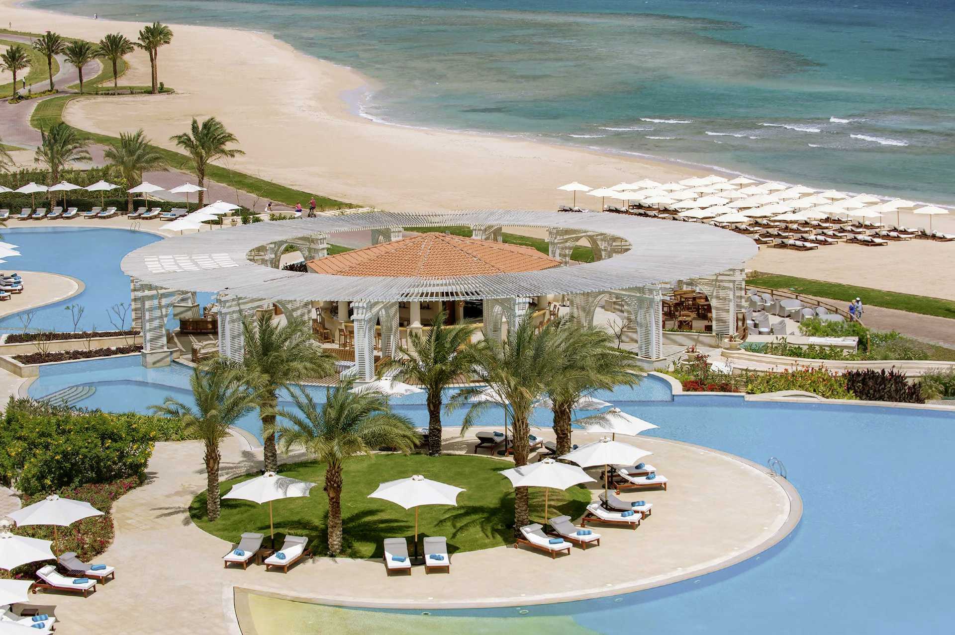 Pool på Baron Palace Resort hotel i Sahl Hasheesh, Egypten.