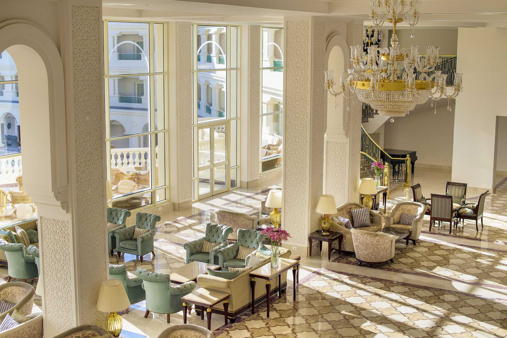 Lobbyen på Baron Palace Resort-hotel i Sahl Hasheesh, Egypten.