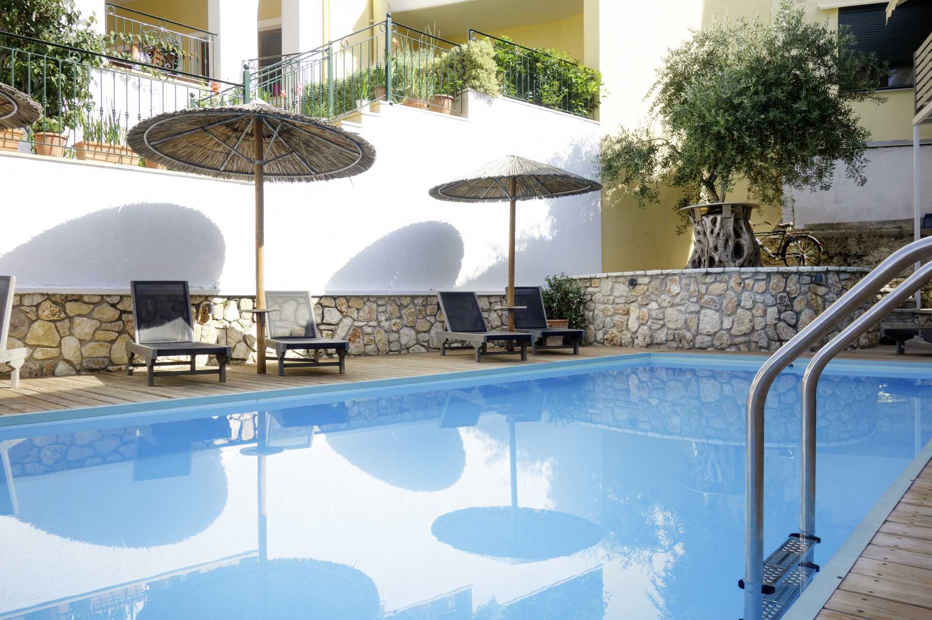 Pool på hotel Bianco i Parga, Grækenland.