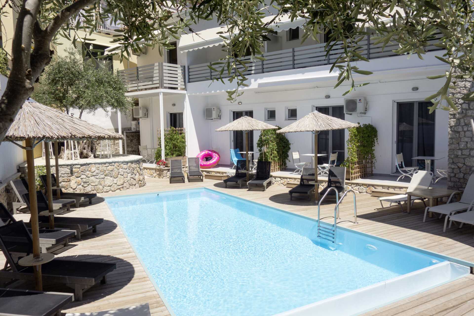 Pool på hotel Bianco i Parga, Grækenland.