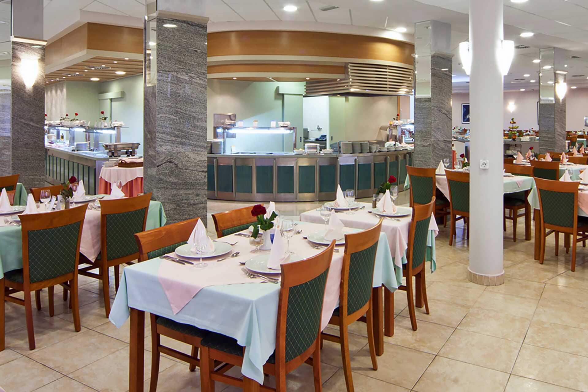 Buffetrestauranten på hotel Bluesun Afrodita i Tucepi, Kroatien.