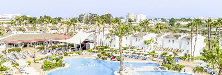 Poolområde på Hotel BQ Alcudia Sunvillage på Mallorca, Spanien