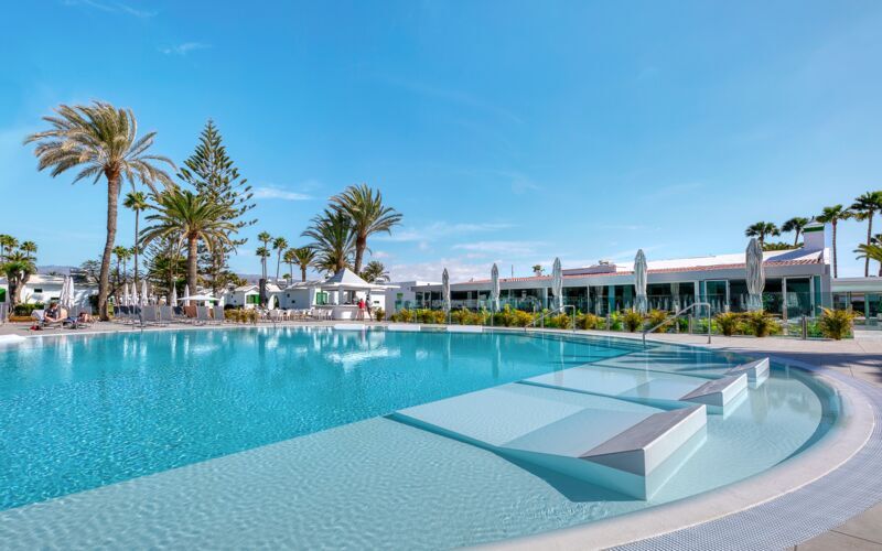 Poolområde på Hotel Canary Garden Club i Maspalomas på Gran Canaria.