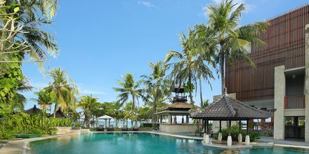 Poolområde på Candi Beach Resort & Spa, Candi Dasi, Bali