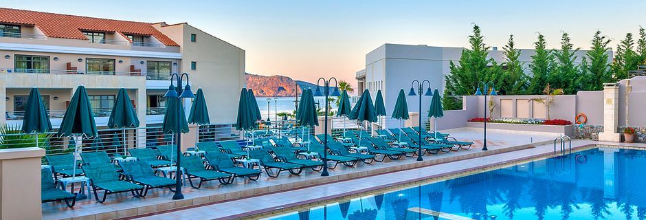 Poolområdet på hotel Casa di Porto på Kreta, Grækenland.