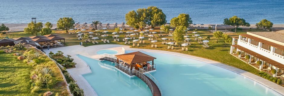 Poolområde på Giannoulis Cavo Spada Deluxe & Spa på Kreta, Grækenland.